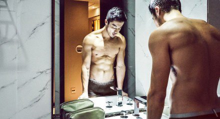 点击大图看下一张：RMIUC樊野私照写真