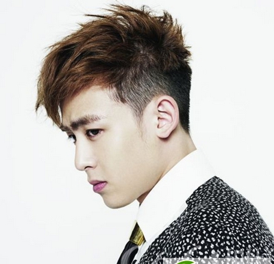 点击大图看下一张:男生刘海发型飞机头发型