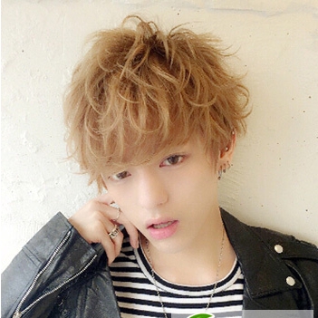 点击大图看下一张：最新男生帅气显瘦烫卷发图片