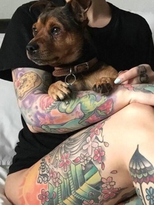 热爱小狗的私房女生个性图腾纹身刺青