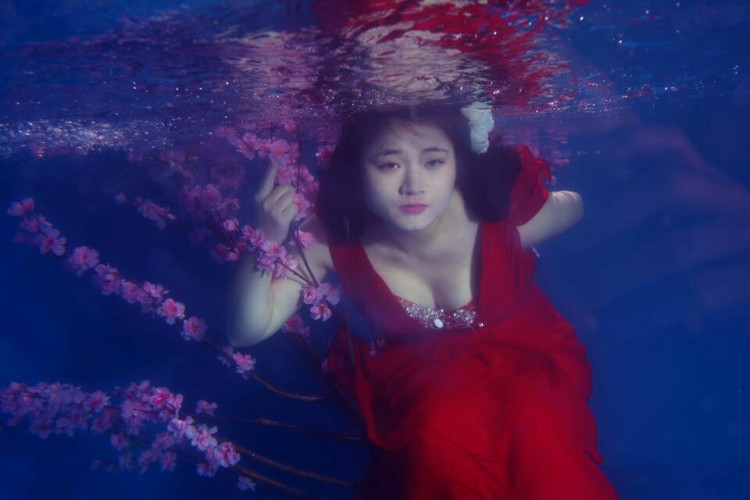 点击大图看下一张：人面桃花相映红