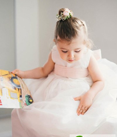 点击大图看下一张：超漂亮可爱女花童发型