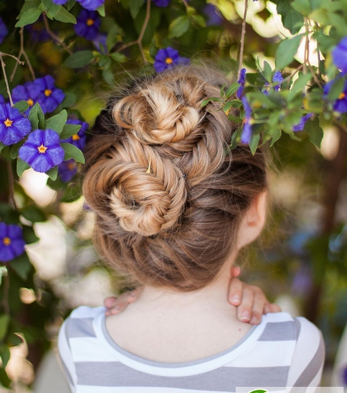 点击大图看下一张：儿童编发图片大全