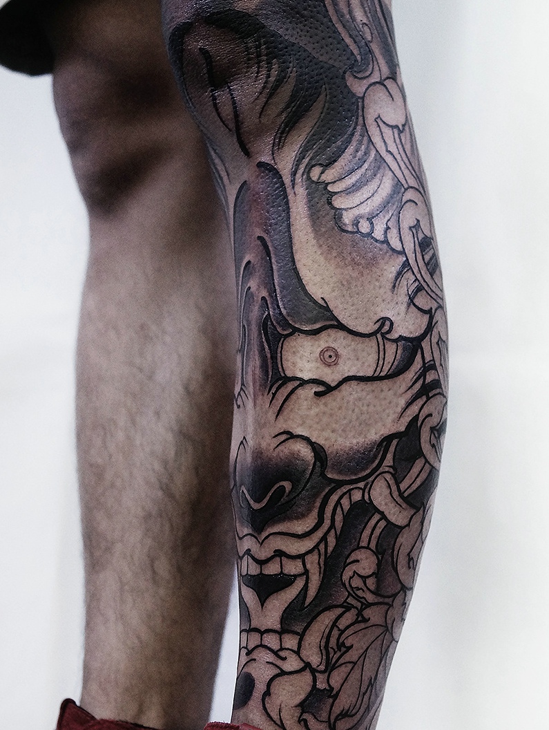 点击大图看下一张：包腿部经典黑灰传统欧美般若纹身图案