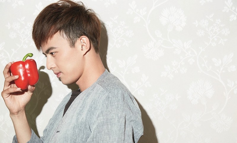 点击大图看下一张：叶祖新雅痞风尚杂志大片