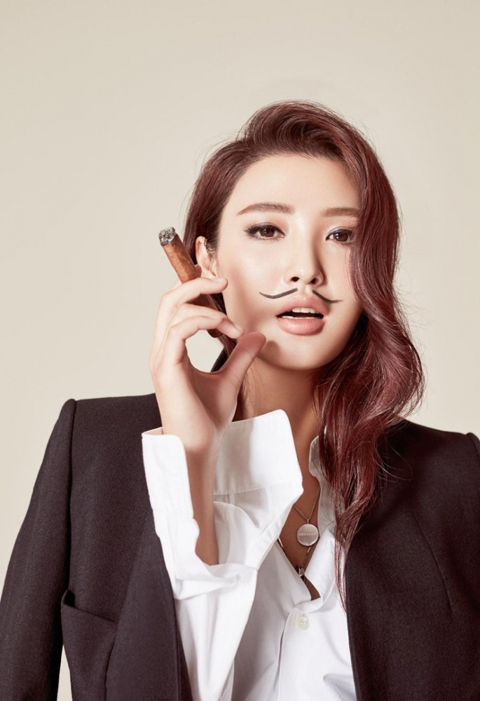 点击大图看下一张：白庆琳新写真展撩妹技能