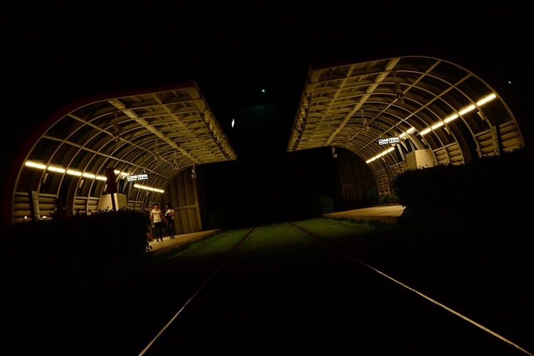 点击大图看下一张:琶堤的夜晚