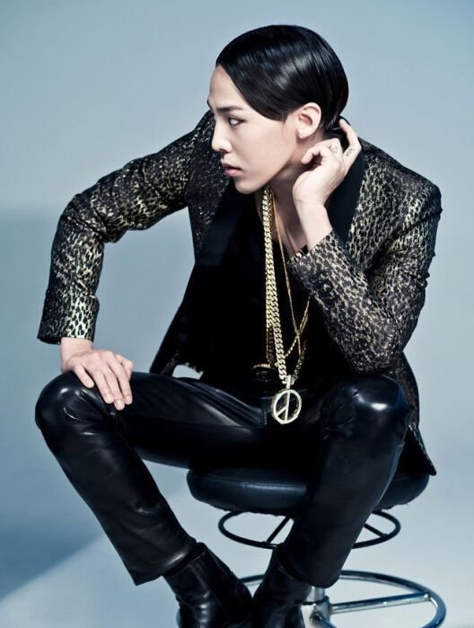 点击大图看下一张：韩国帅哥G-Dragon纹身图片