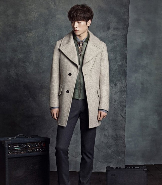 点击大图看下一张:韩国小鲜肉徐康俊秋冬大片 型男魅力