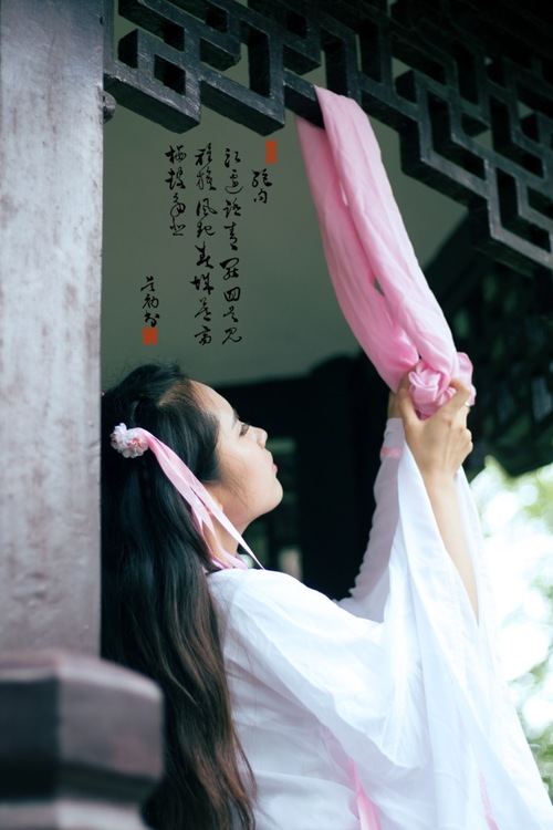 点击大图看下一张：桂林公园古装紫霞仙子