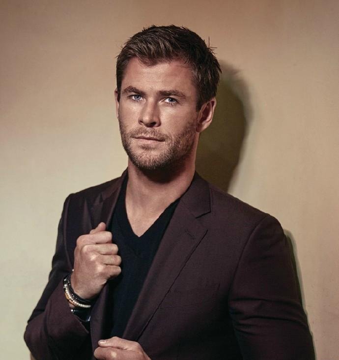 点击大图看下一张:克里斯·海姆斯沃斯全新写真帅气有型