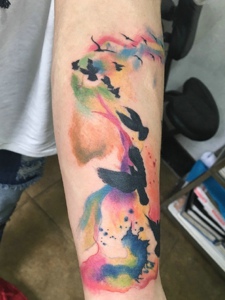 七色彩手臂惊艳动人的水彩纹身图片