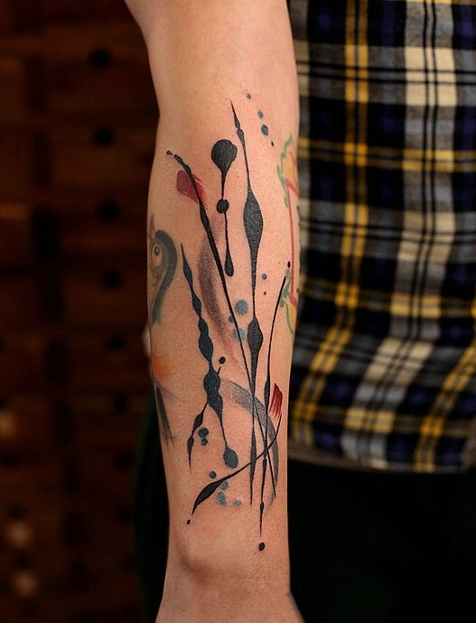 点击大图看下一张：手臂水彩图腾纹身刺青个性非凡