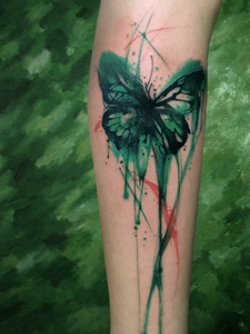 腿部个性水彩喷墨蝴蝶纹身图案