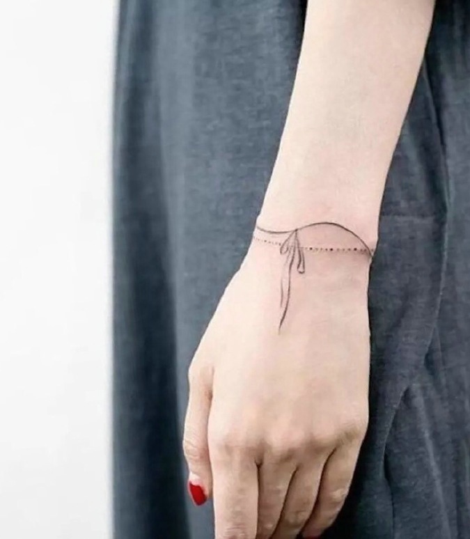 点击大图看下一张：不同类型的手臂唯美图腾纹身刺青
