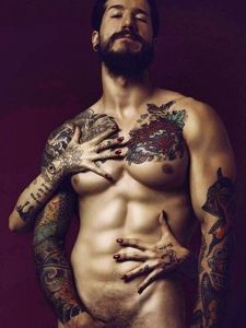 个性型男有着魅力的纹身图案