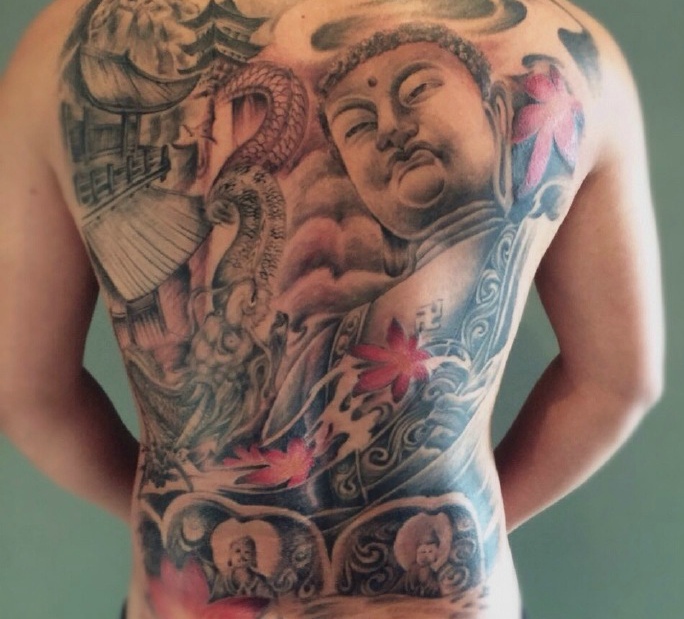 点击大图看下一张：满背如来佛祖纹身图案个性威武