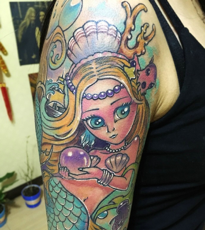 点击大图看下一张：花臂卡通小美女纹身图案非常的可爱