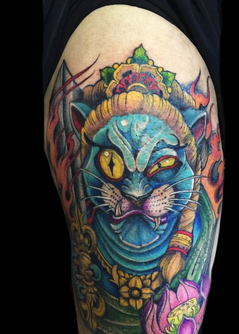 点击大图看下一张：色彩多多的日式花猫手臂纹身图案