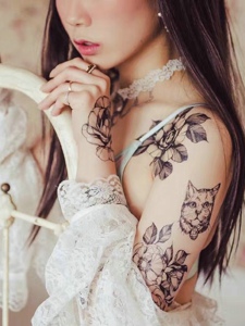 一组非常养颜的美女花朵纹身图案
