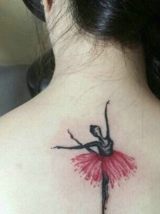 女生后背爱跳芭蕾的女孩纹身图案