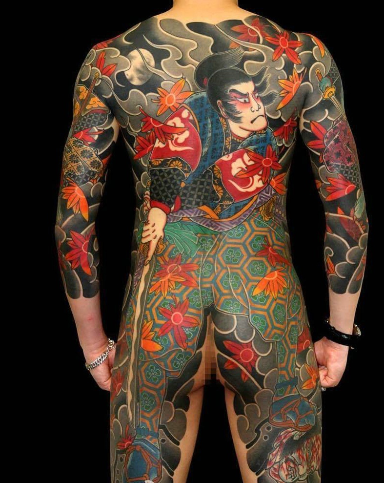 点击大图看下一张：几款日式传统满背彩色纹身图案