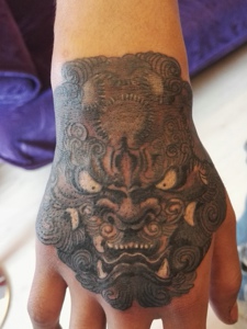 超级霸气的手背唐狮纹身图案
