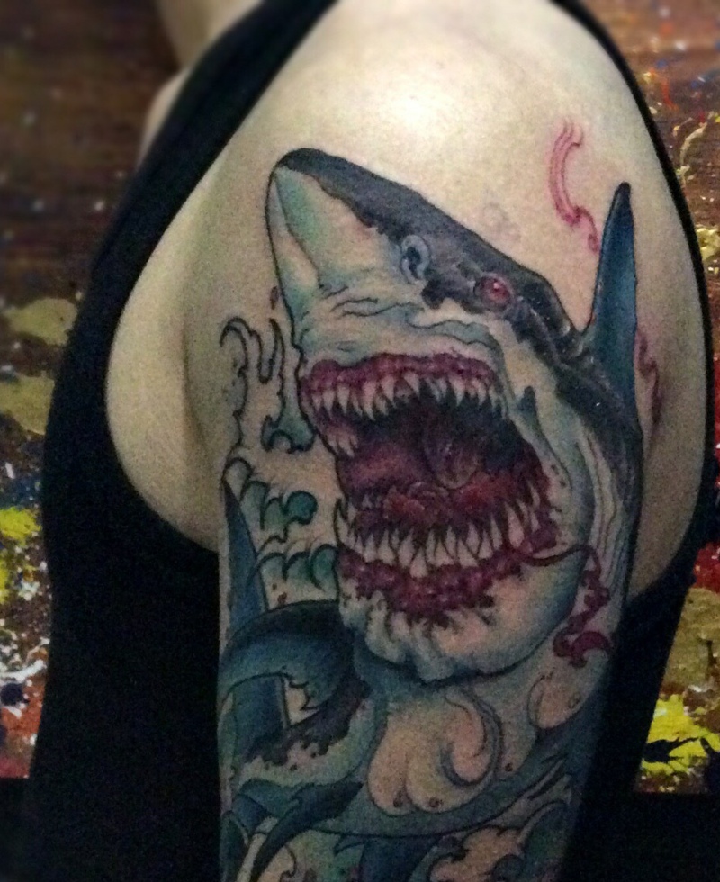 点击大图看下一张：手臂海洋杀手大鲨鱼纹身图案