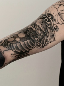 超级霸气的黑灰花臂图腾纹身图片