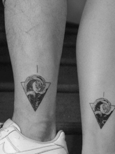 小腿处个性几何情侣图腾纹身图案