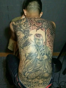 霸气十足的满背佛祖纹身图案