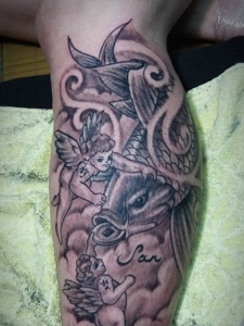 鲤鱼与美人鱼一起的腿部纹身图案