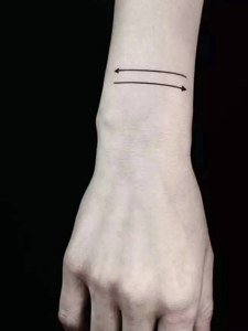一组有创意的几何线条手臂纹身图案
