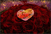 玫瑰花花束卡片上的生日快乐图片