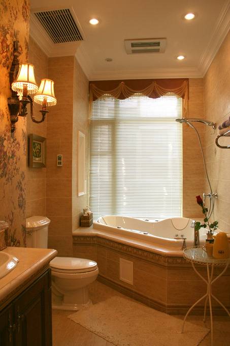 点击大图看下一张：欧式卫生间别墅浴室装修效果展示