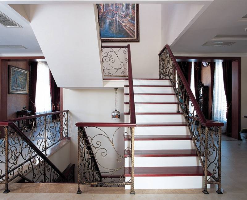 点击大图看下一张：欧式楼梯图片