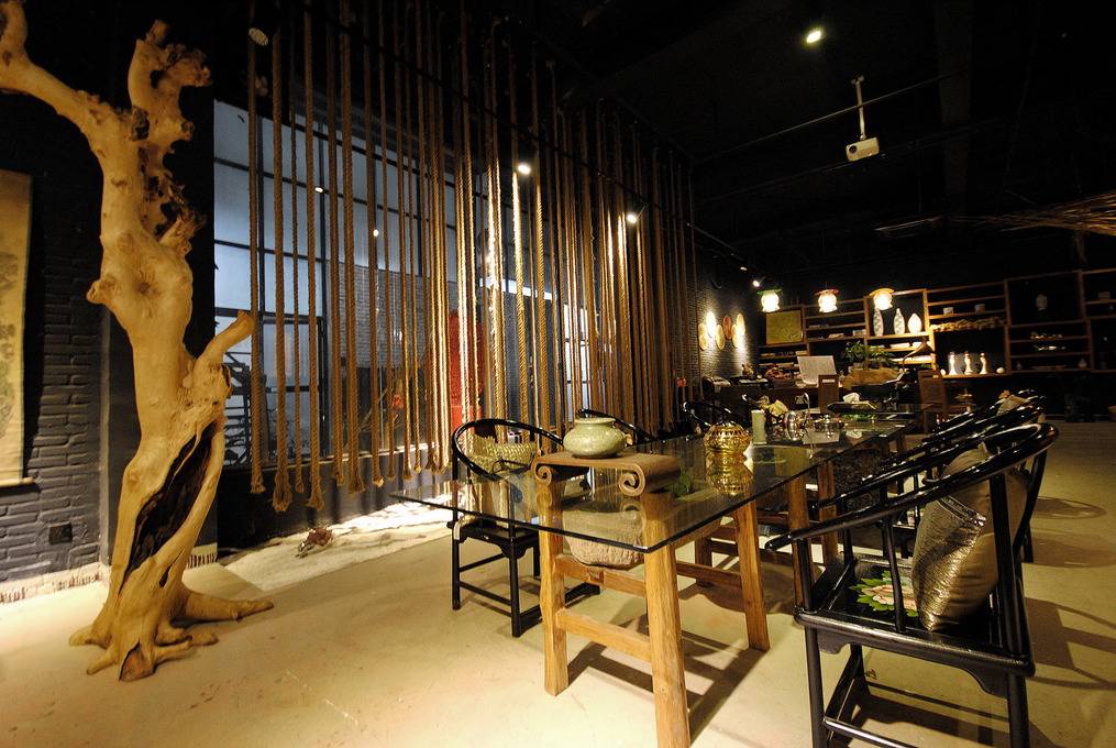 点击大图看下一张：东南亚东南亚风格餐厅案例展示