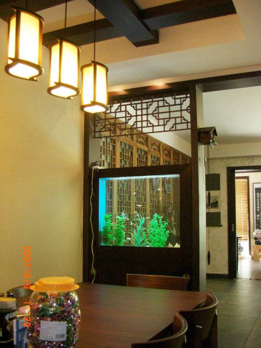 点击大图看下一张：中式中式风格餐厅装修效果展示