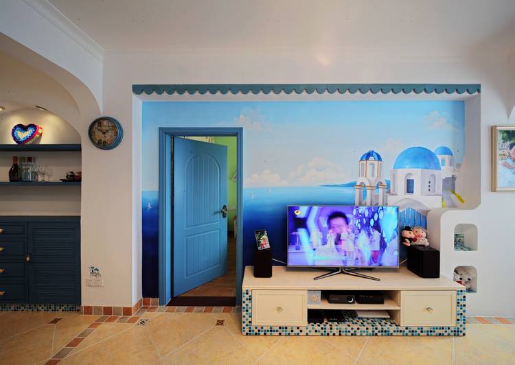 点击大图看下一张：地中海客厅电视背景墙设计图