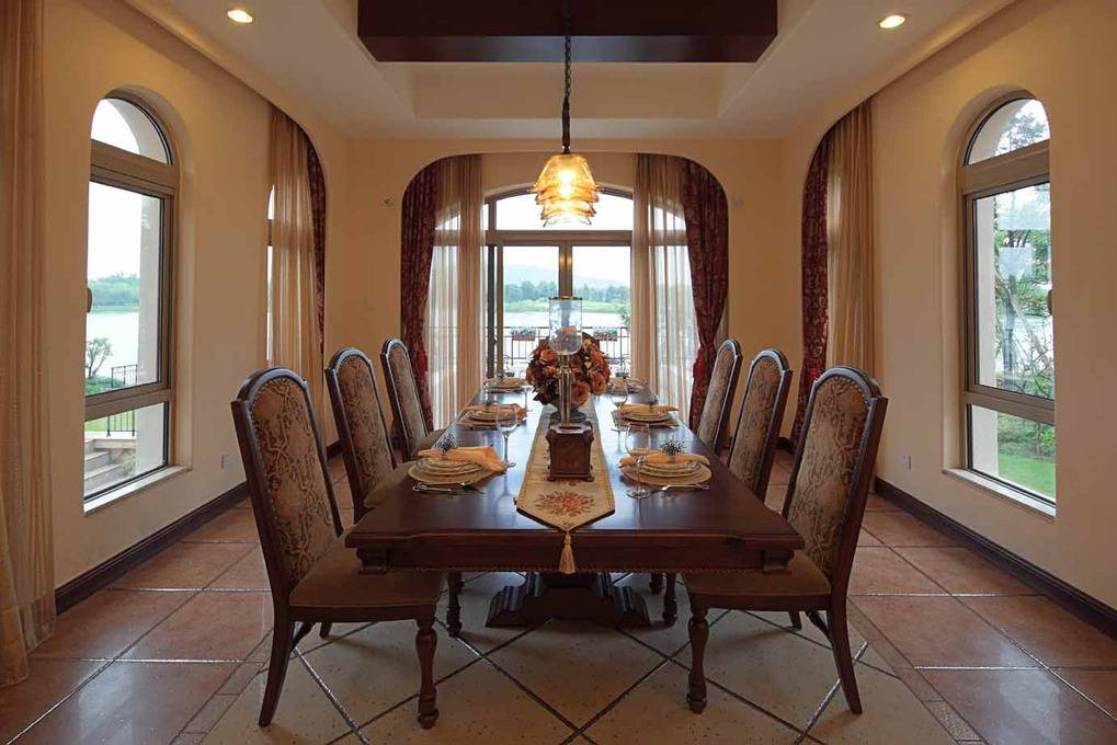 点击大图看下一张：美式美式风格餐厅装修图