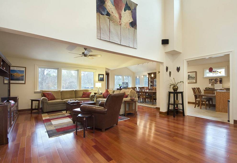 点击大图看下一张:美式美式风格客厅设计方案