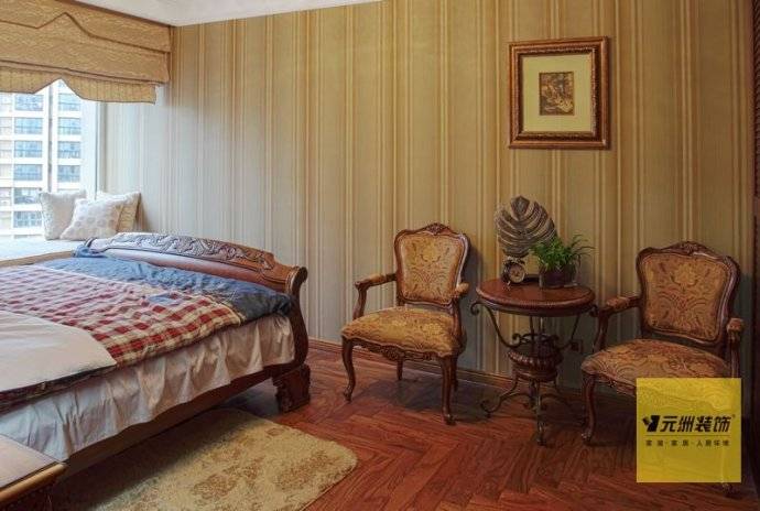 点击大图看下一张：美式卧室装修案例