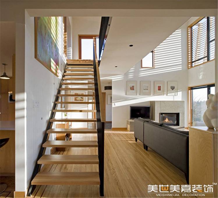 点击大图看下一张：现代现代风格别墅楼梯设计案例