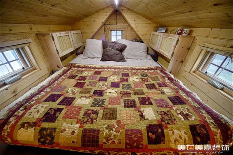 点击大图看下一张：美式乡村风格卧室装修案例
