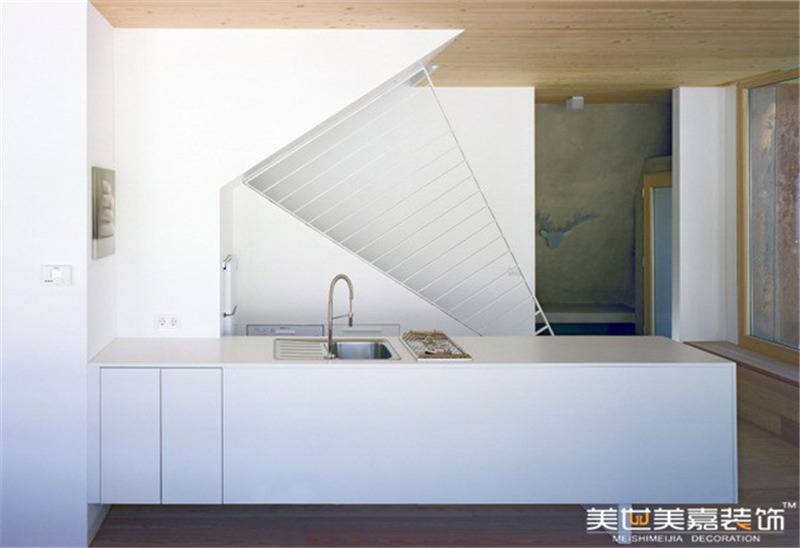 点击大图看下一张：现代现代风格厨房别墅案例展示