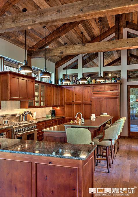 点击大图看下一张：美式乡村风格餐厅厨房别墅设计案例展示