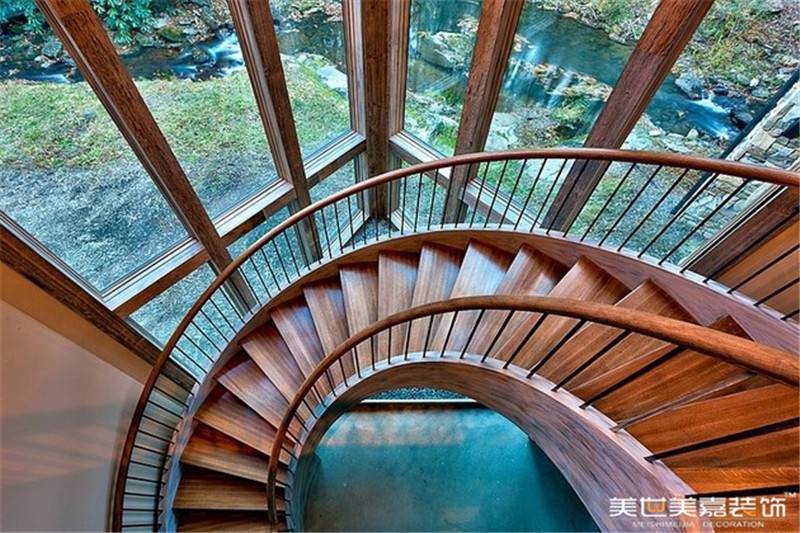 点击大图看下一张：美式乡村风格别墅楼梯图片