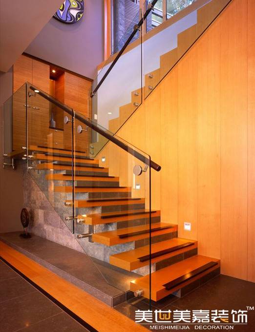 点击大图看下一张：韩式别墅楼梯装修效果展示