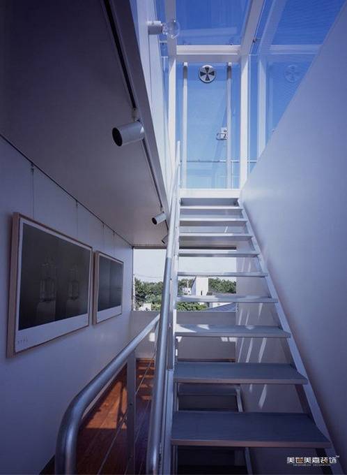 点击大图看下一张：现代楼梯设计方案