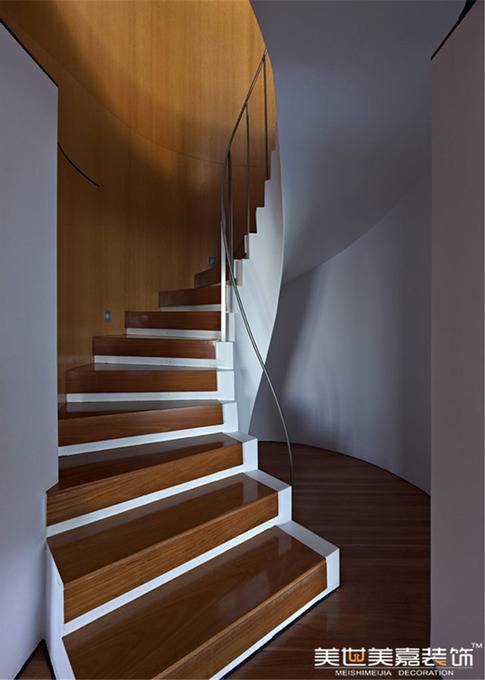 点击大图看下一张：现代现代风格别墅楼梯案例展示